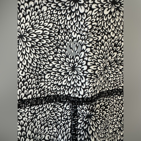 lululemon athletica Pants - Lululemon dahlia print leggings size 6